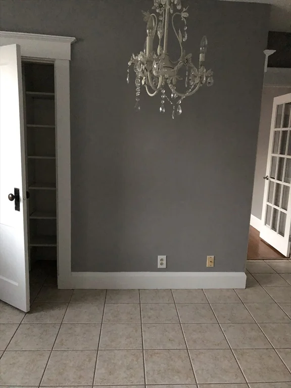 403-405 W Clinton St, West