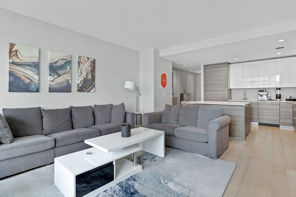 1 Franklin St, Midtown