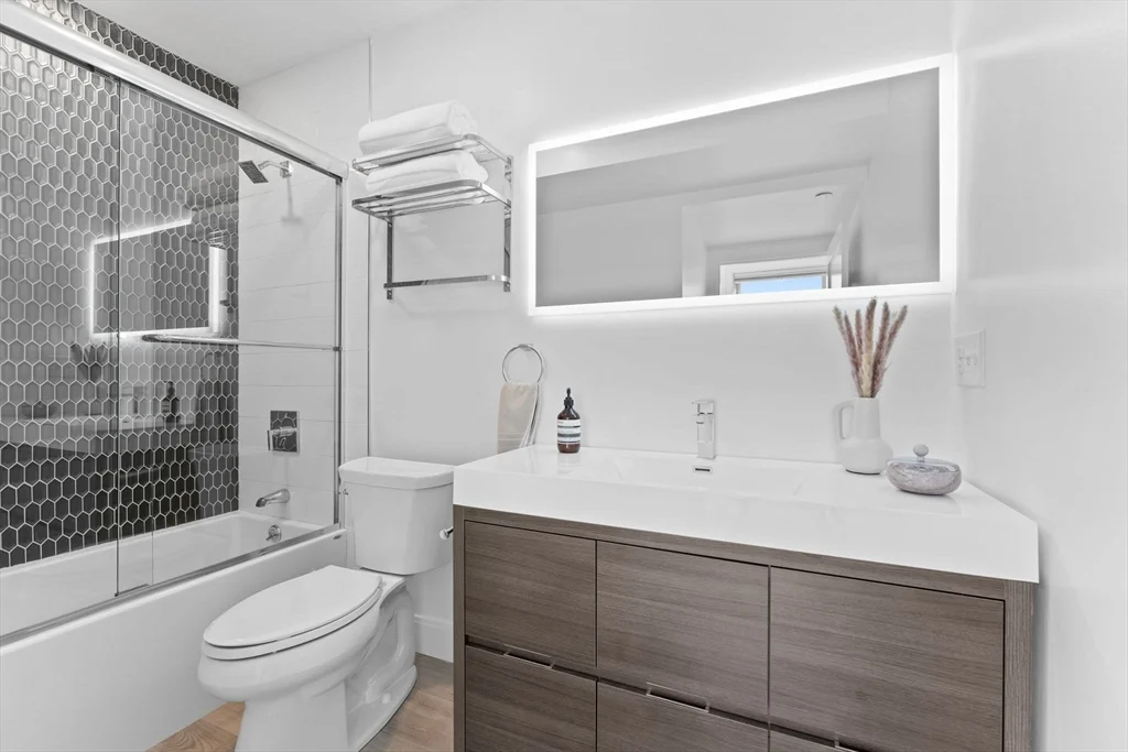 333 W 3rd St, South Boston