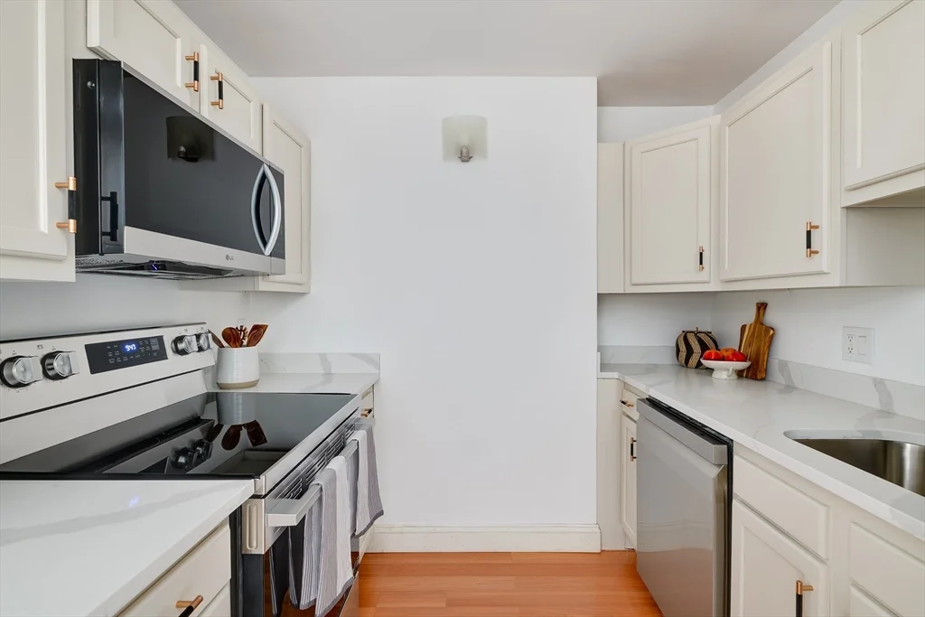 1580 Massachusetts Ave, Neighborhood Nine