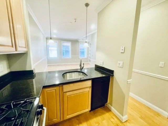 33 N Bennet St, North End