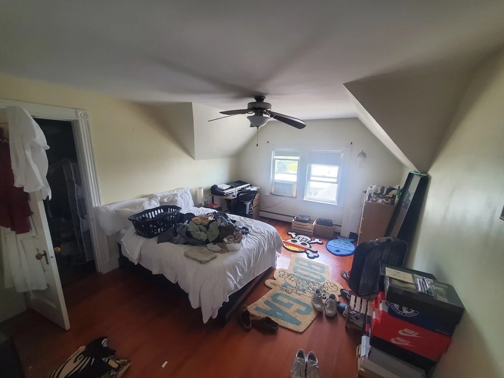 21 South Central, Wollaston