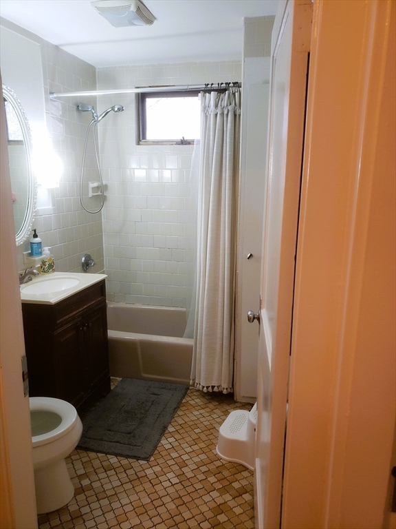 9 Menotomy Rd, Arlington