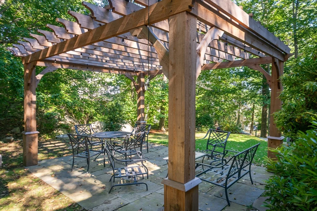 94 Atlantic Ave, Cohasset