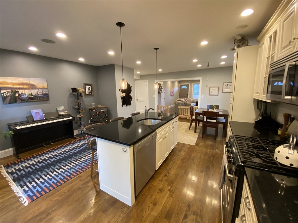 15 Oakdale, Jamaica Plain