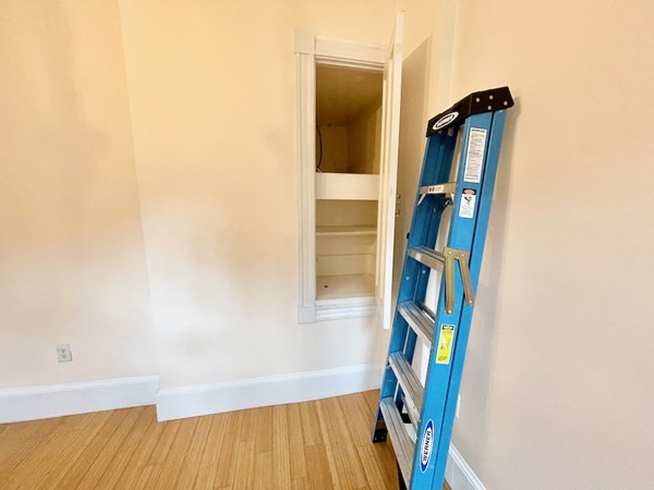 95 W Cedar St, Beacon Hill