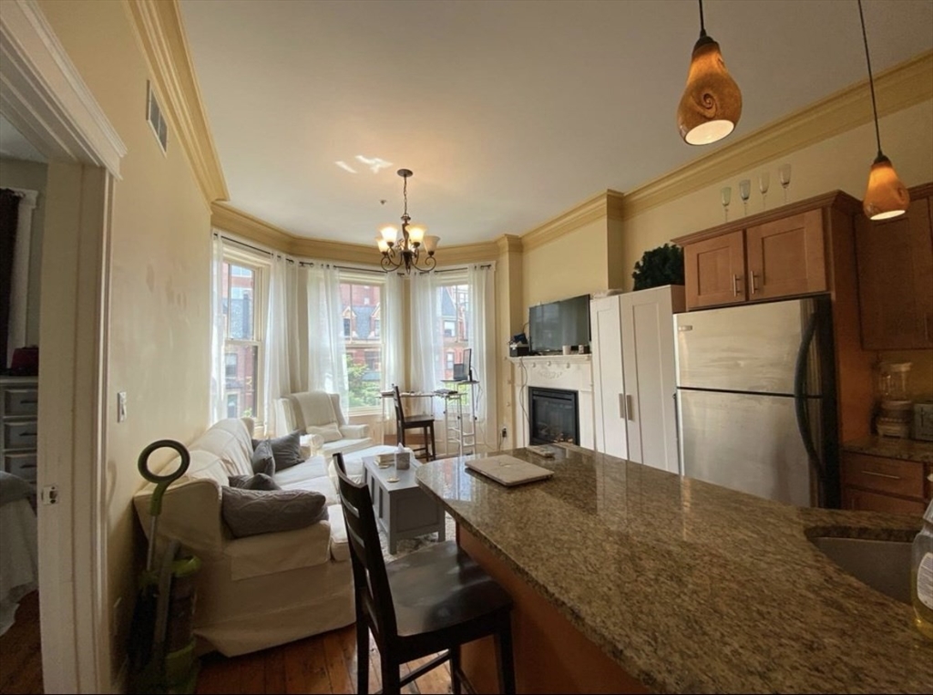 263 Newbury, Back Bay