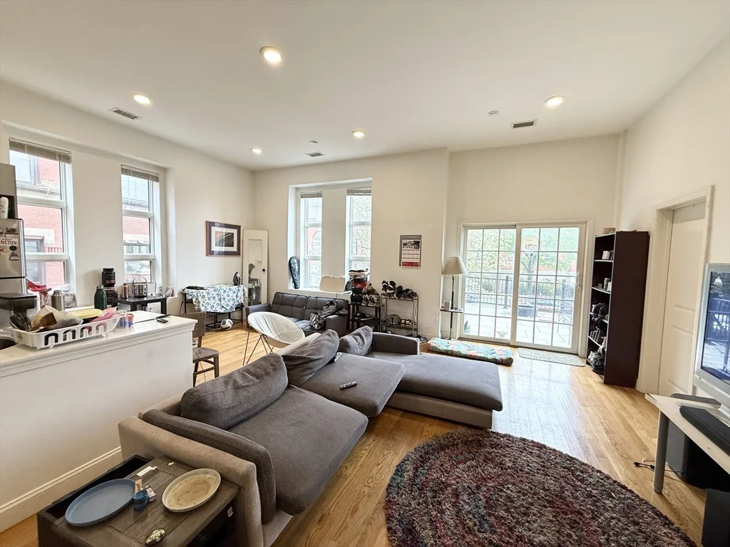 409 Dudley St, Roxbury