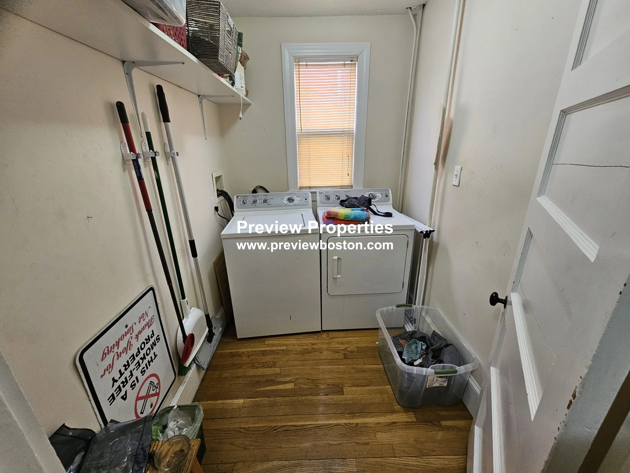 18 Fairbanks St, Oak Square