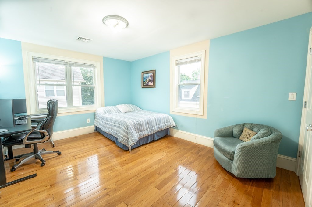 15 Downer Ct, Dorchester