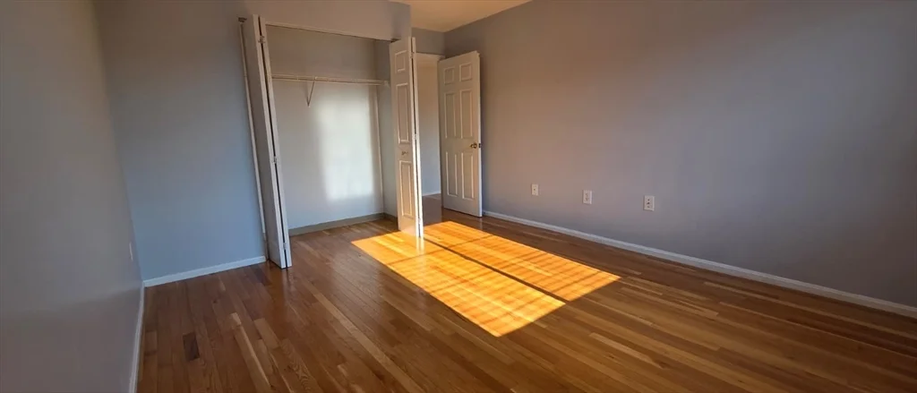 200 Ledgewood Dr, Stoneham