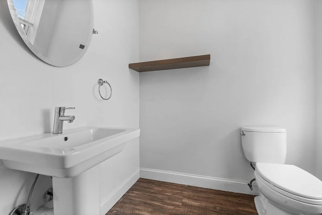 103-105 Broadway, Chelsea