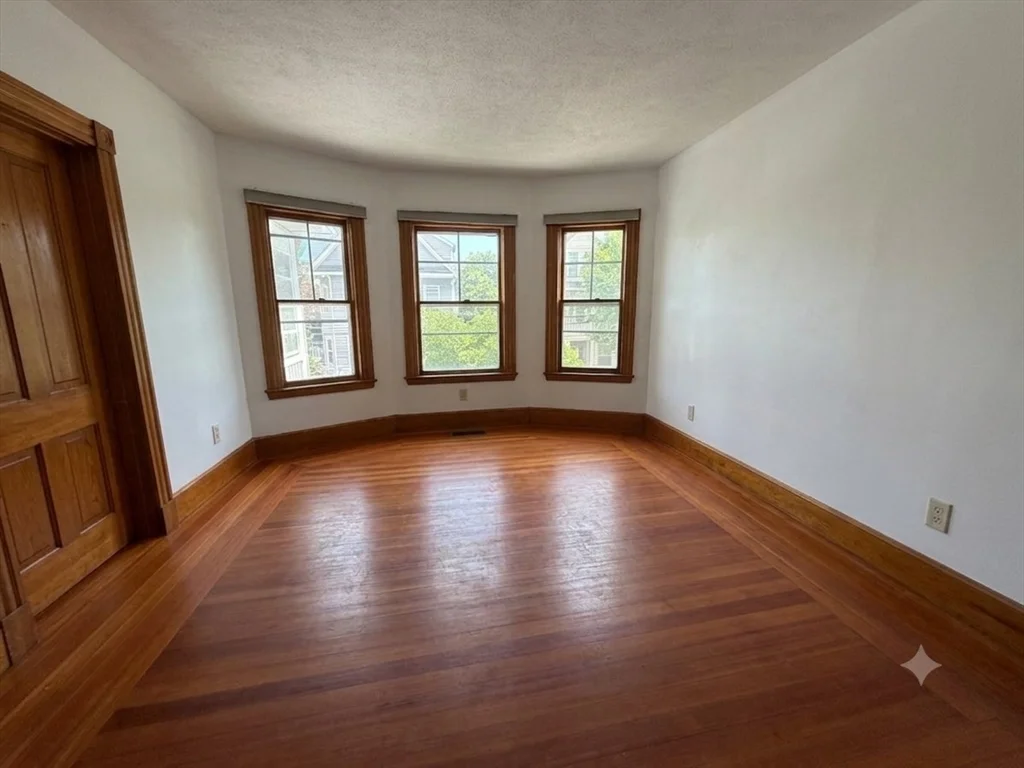 58 Willow Ave, Porter Square