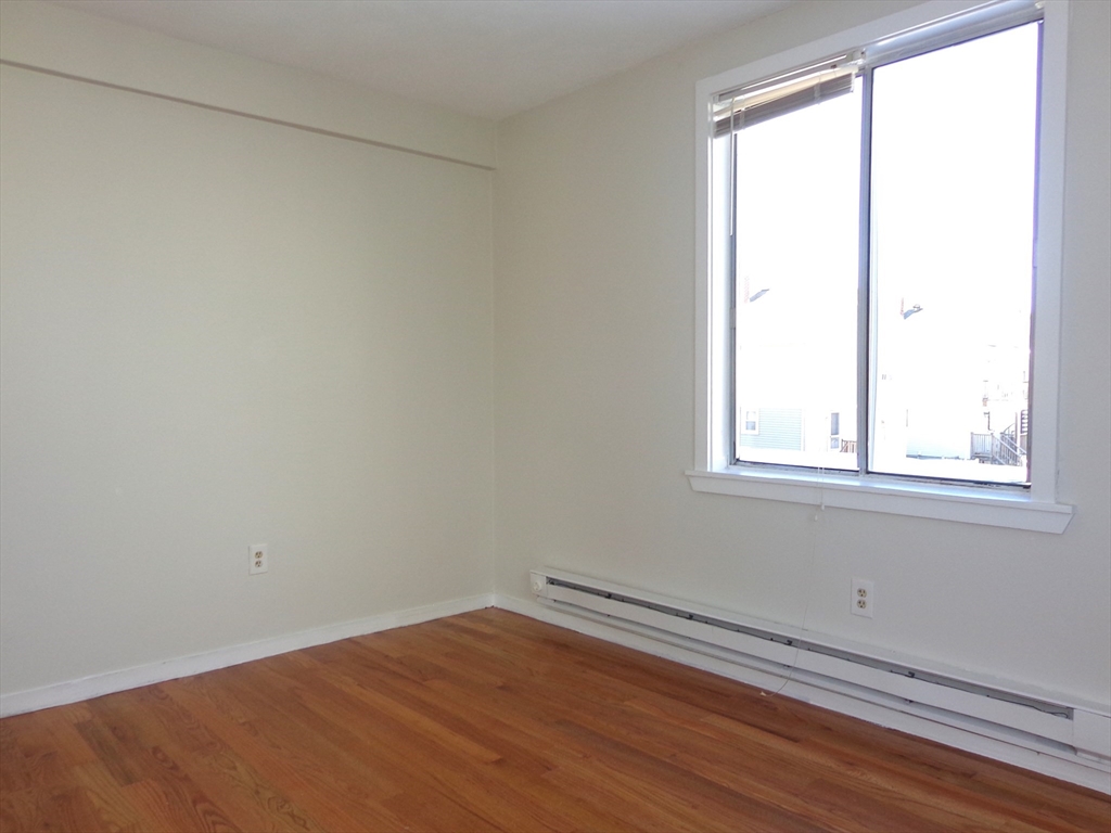 25 Acton St, Watertown