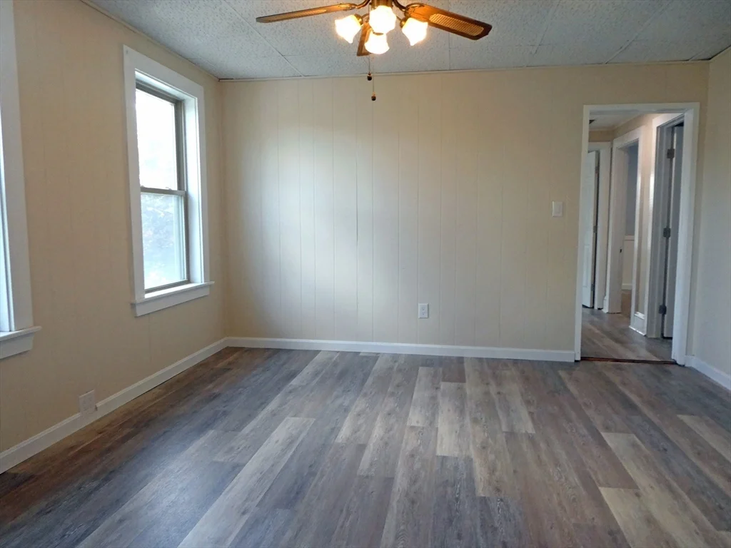 14 Elm St, Middleboro