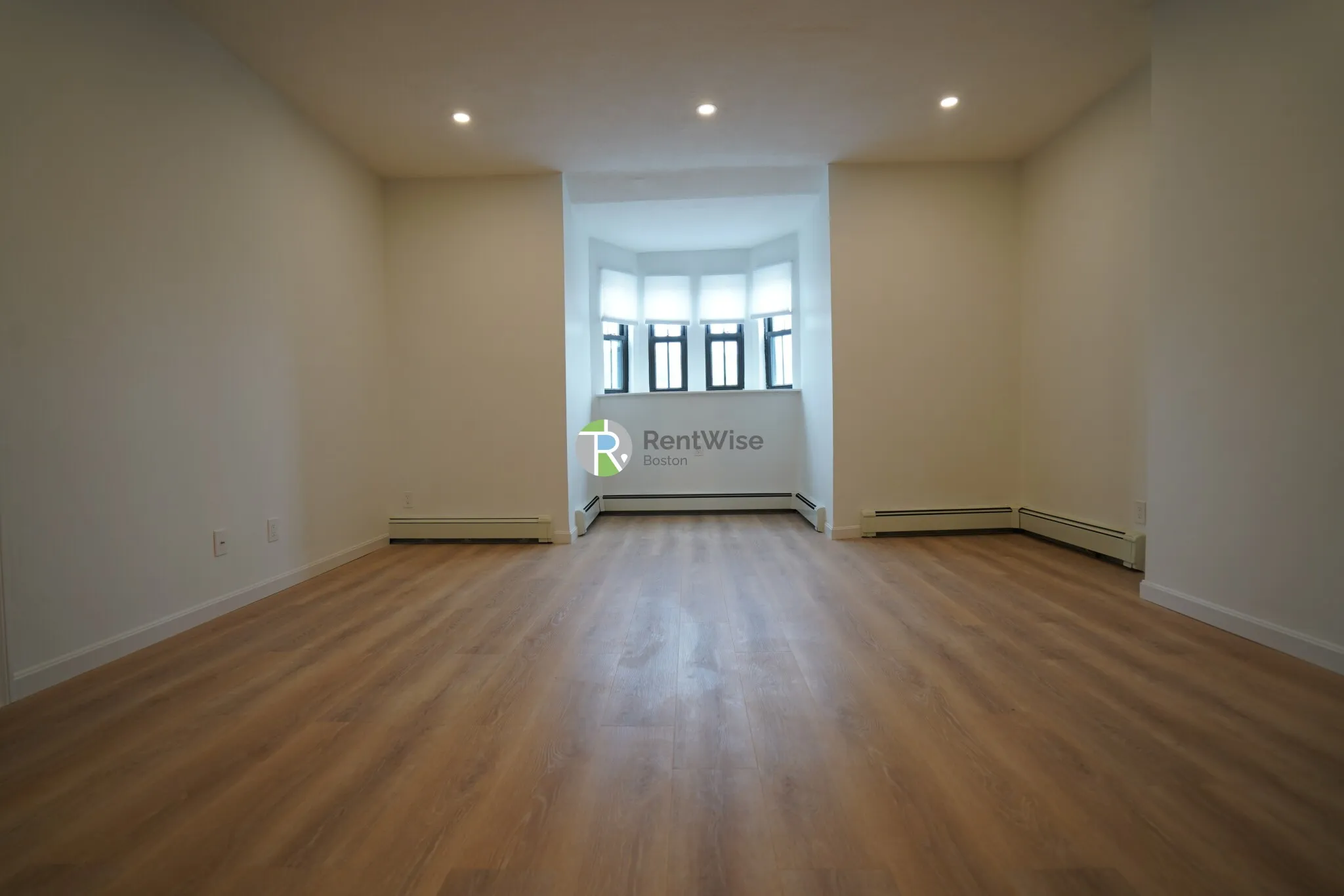 521 Massachusetts Ave, Roxbury