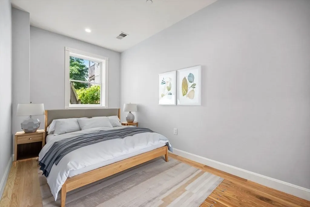 71 Old Harbor St, South Boston