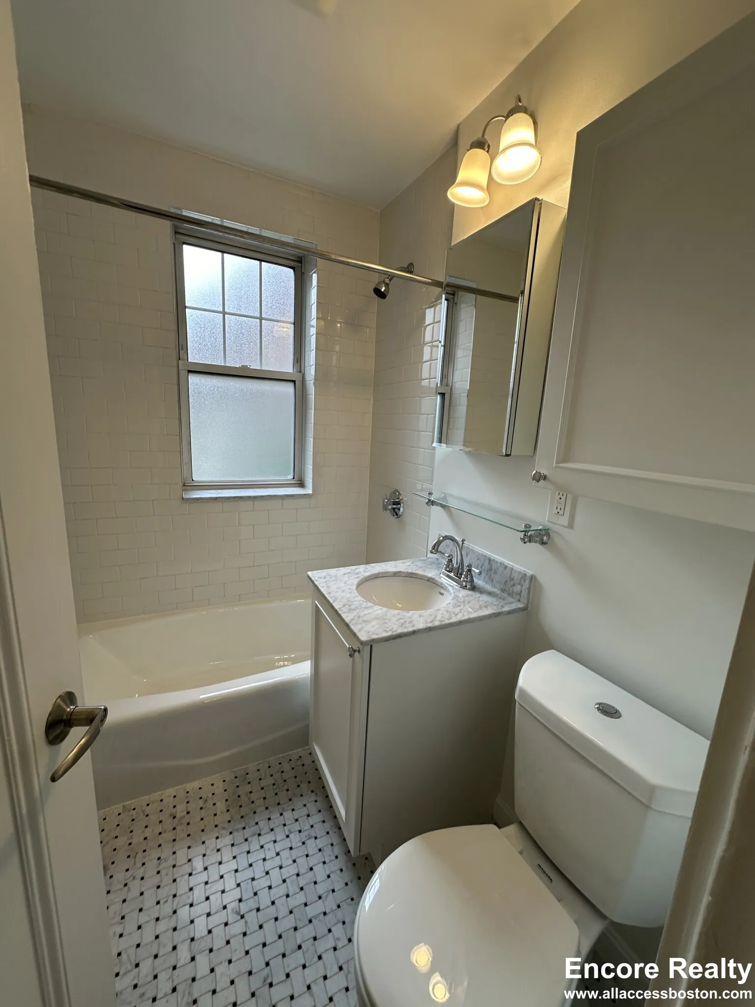 24 Chauncy St, Neighborhood Nine