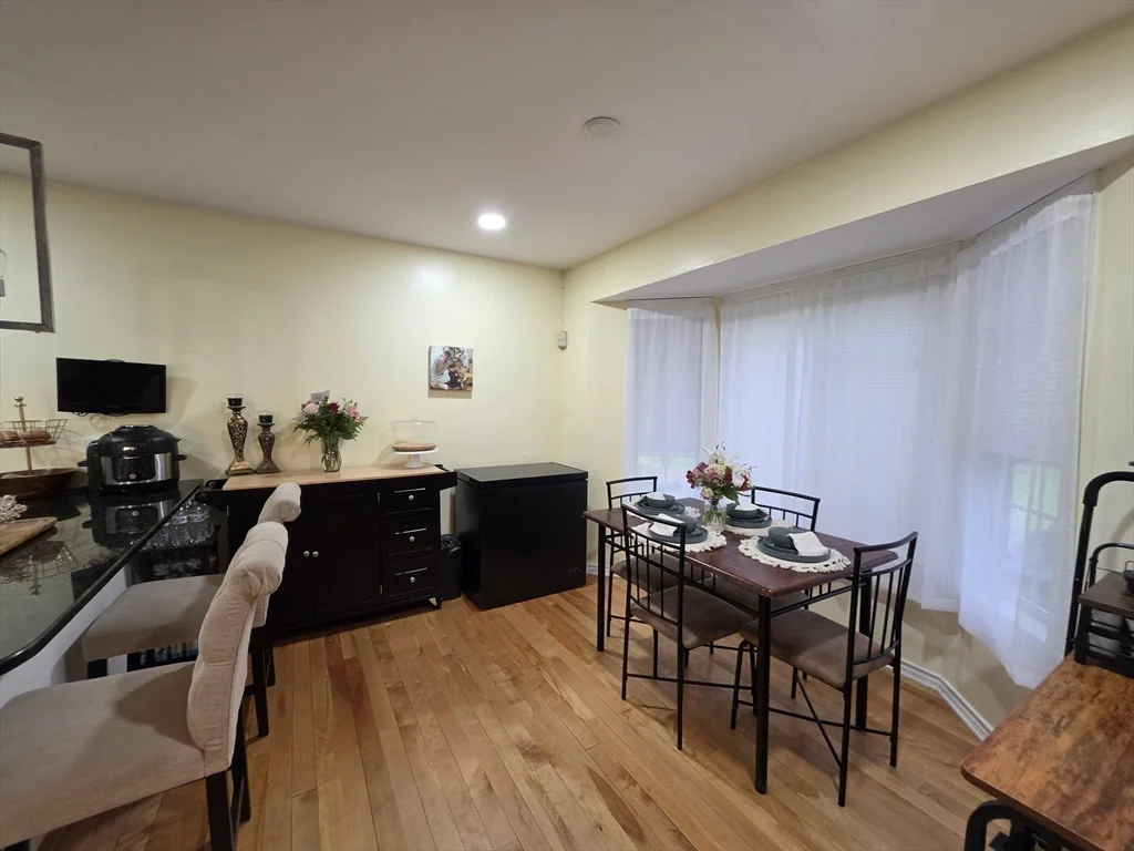 104 Johnson Rd, Chicopee