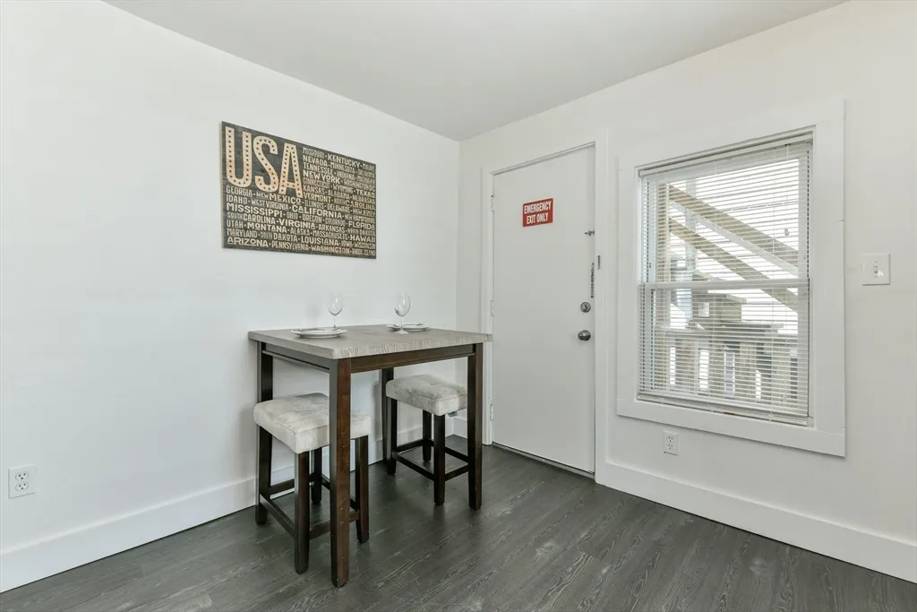 158 Everett St, East Boston