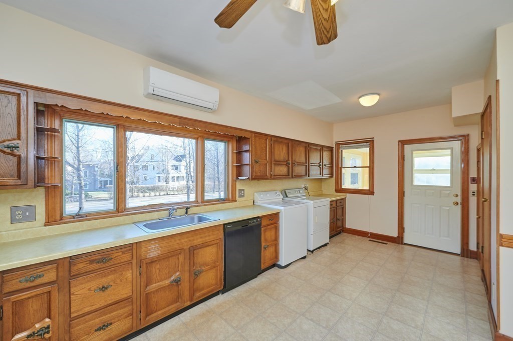 18 Forest St, Lexington