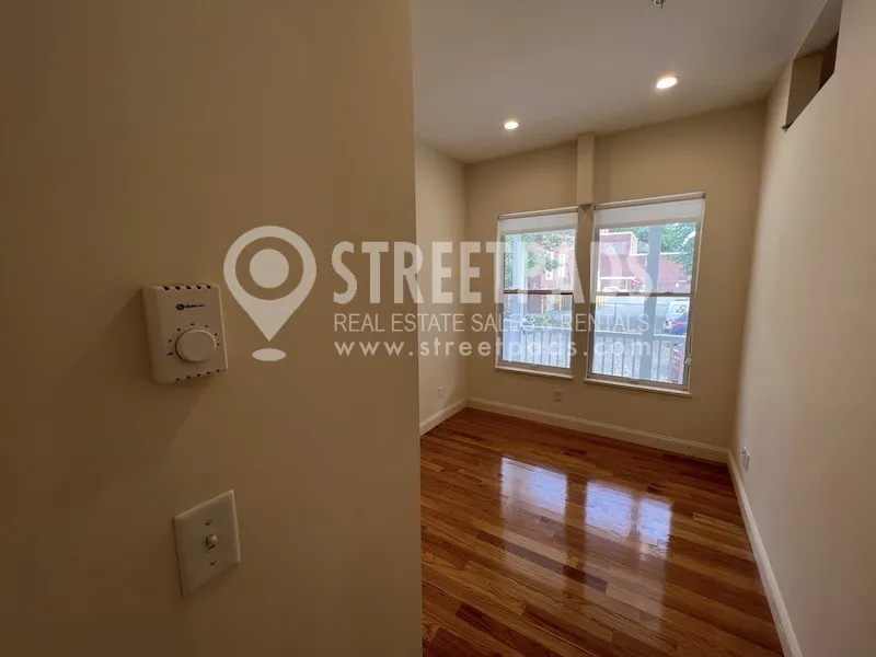 379 Harvard St, Mid-Cambridge