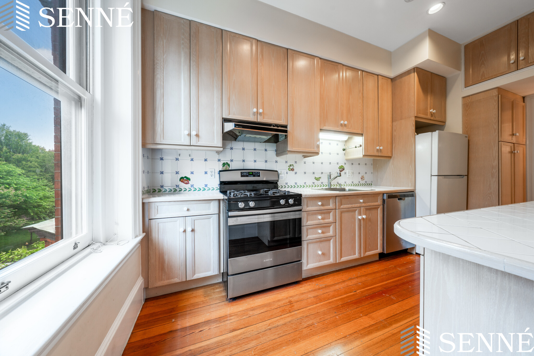 218 Commonwealth Ave, Back Bay