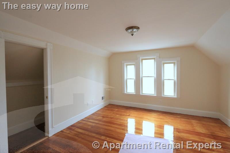 14 Bay State Ave, Davis Square