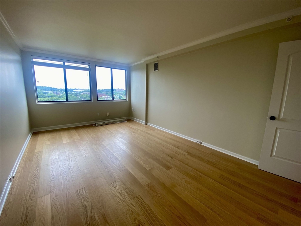 1731 Beacon St, Brookline