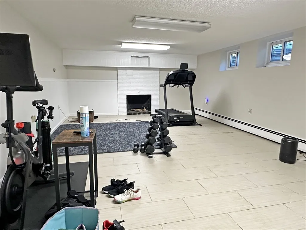 6 Brownson Ter, Jamaica Plain