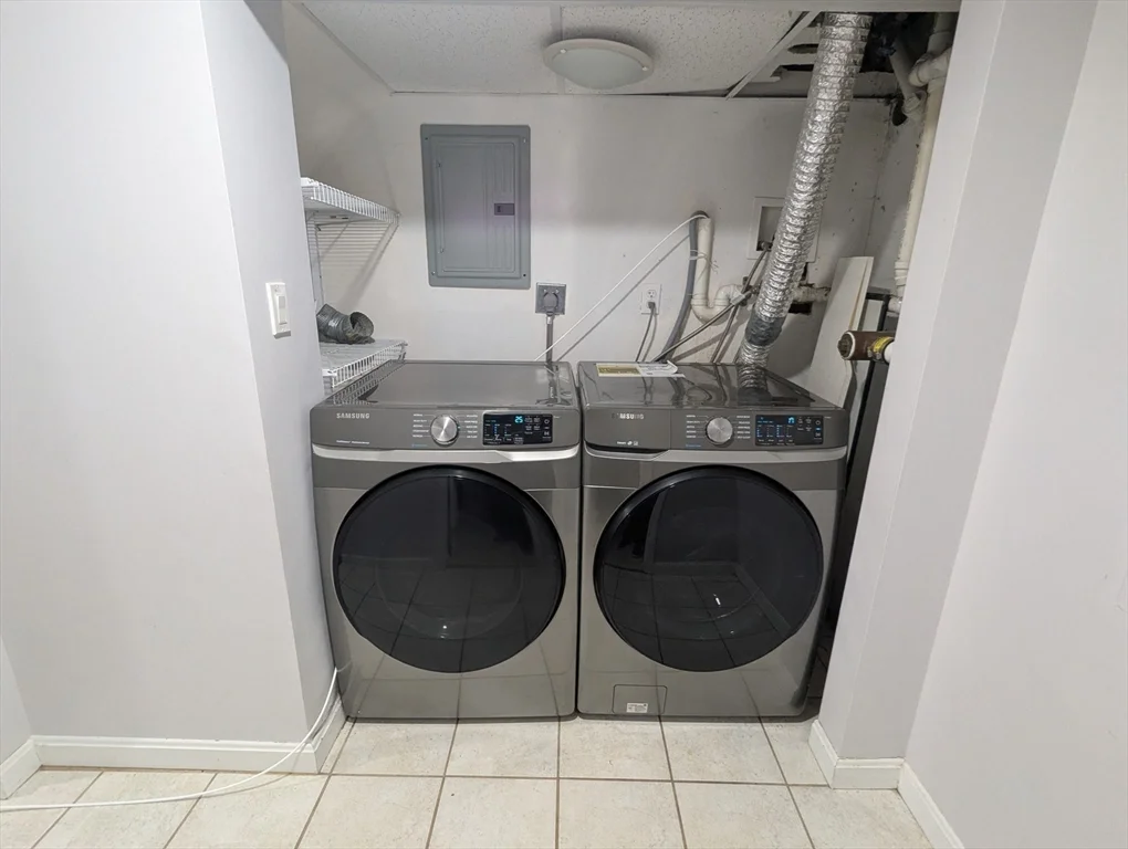 58 Hartford St, Natick