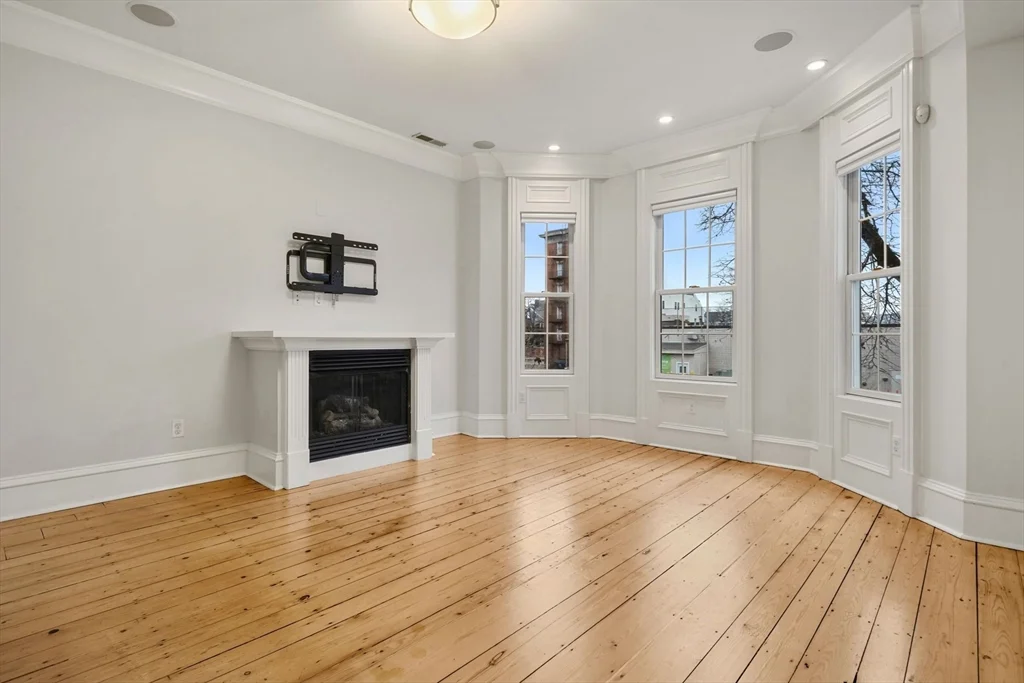 703 East 4th St, South Boston