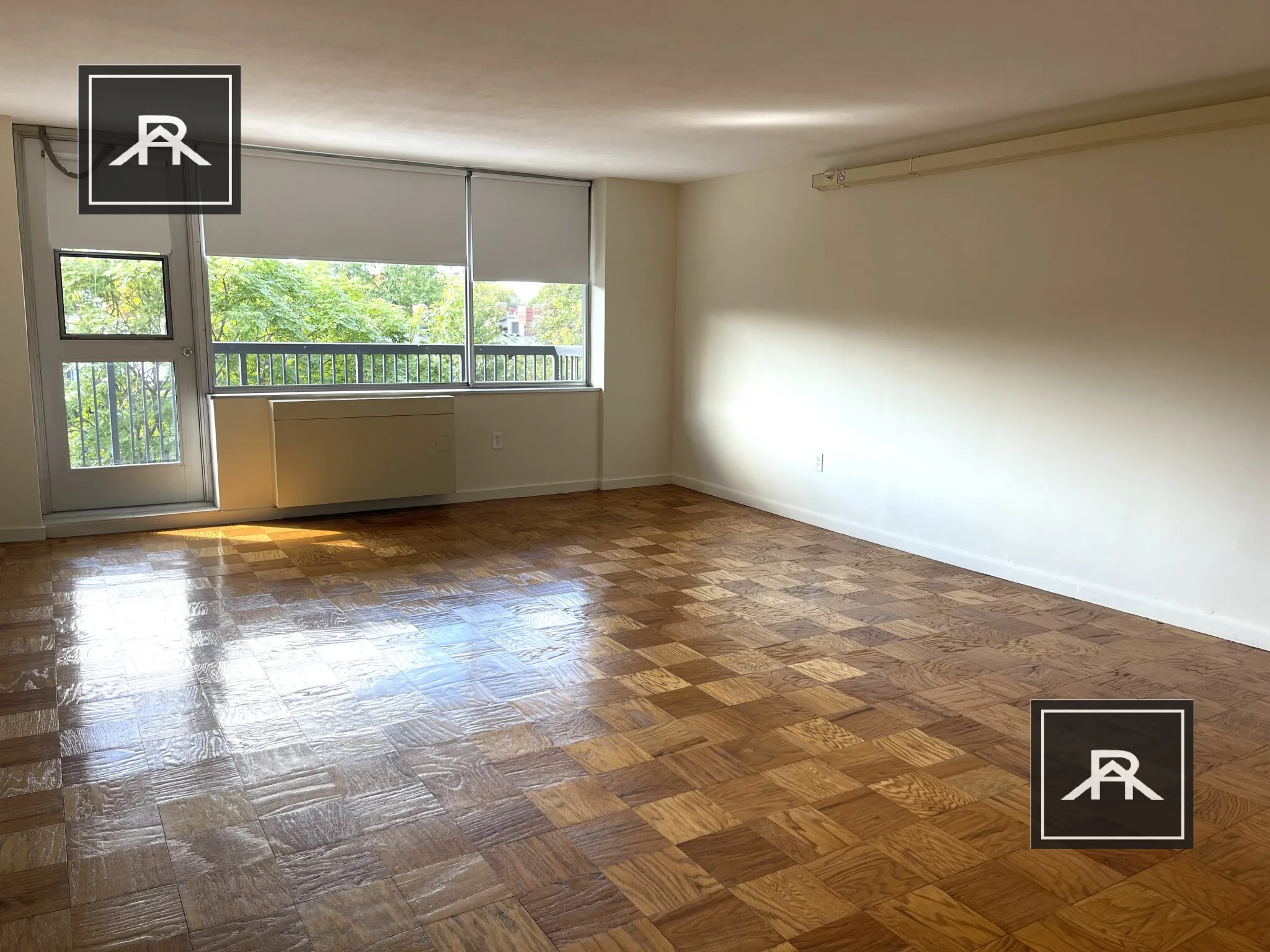 101 Monmouth St, Longwood