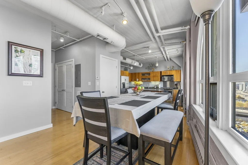 210 South, Leather District