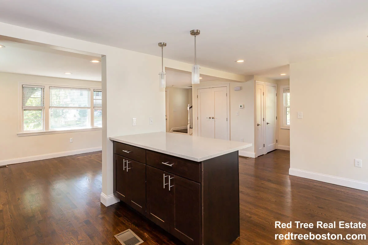 77 Rock Glen Rd, Medford