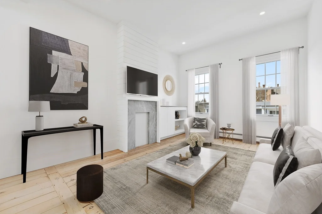 31 Pleasant St, Charlestown
