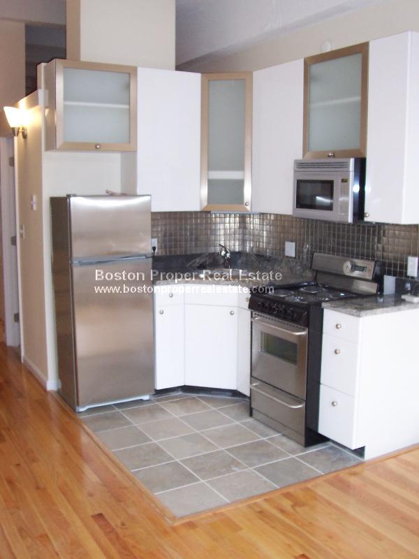 12 Stoneholm St, Fenway