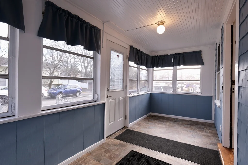 26 Cleveland St, Dedham