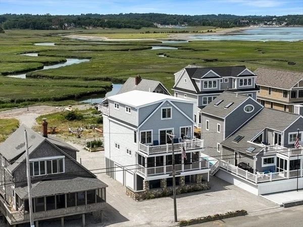 131 Glades, Scituate