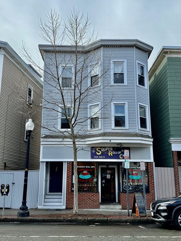 724 Cambridge St, Wellington-Harrington