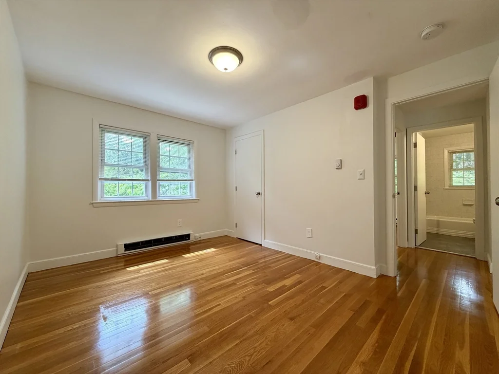 15 Park Ave, Foxboro