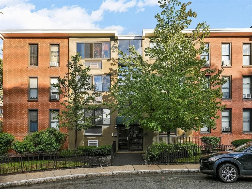 18 Juniper St, Coolidge Corner