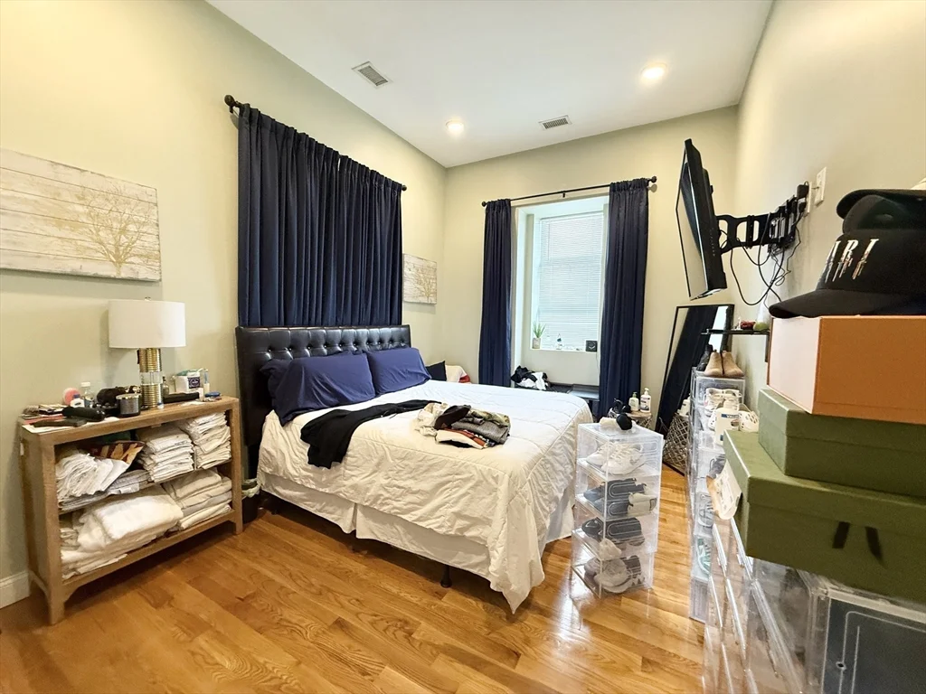 409 Dudley St, Roxbury