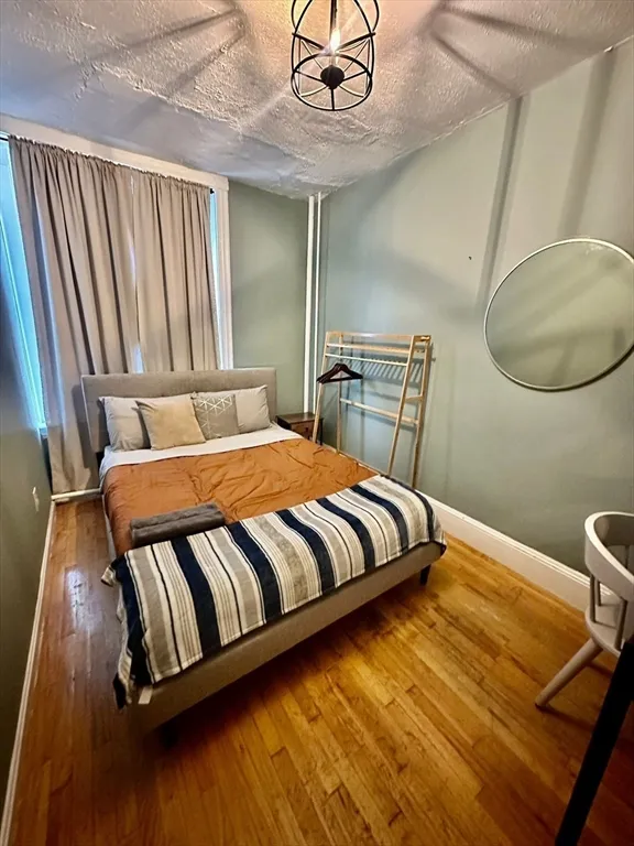 7 Linden St, Allston