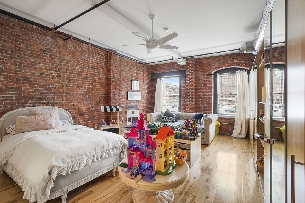 21 Wormwood St, South Boston