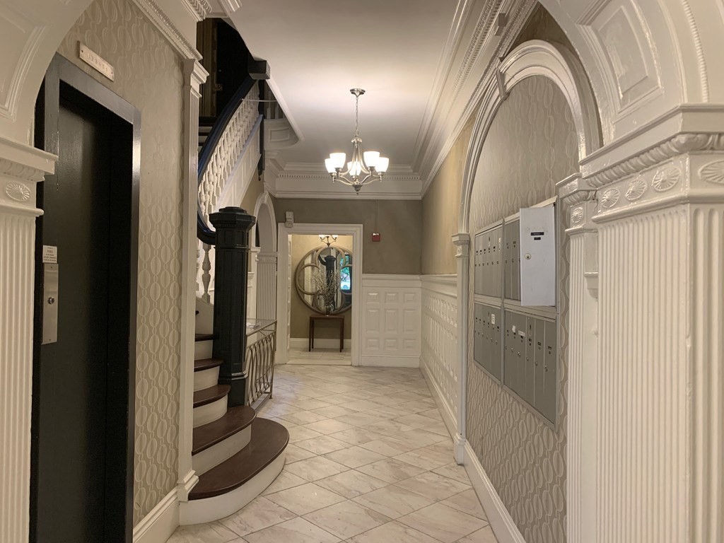 373 Commonwealth Ave, Back Bay