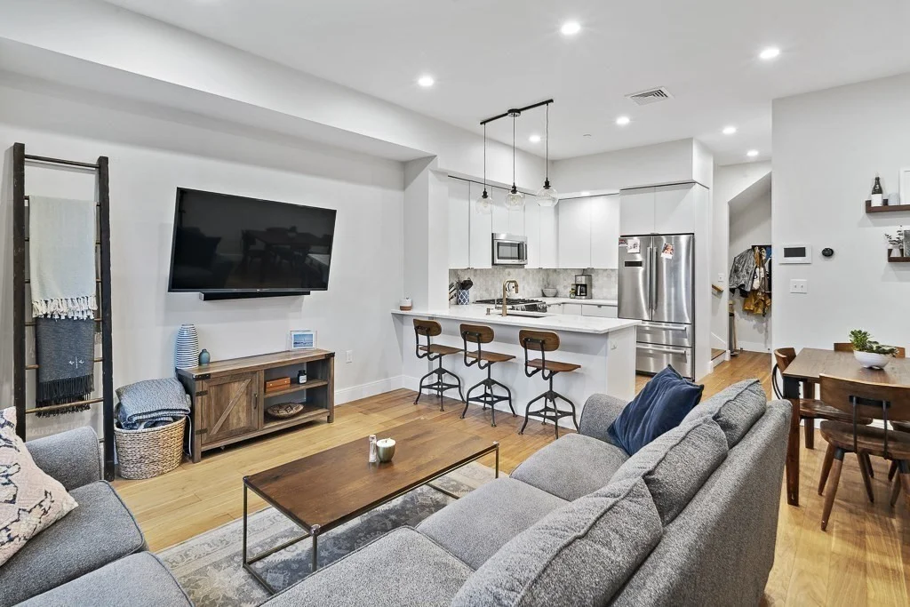 303 Sumner St, East Boston