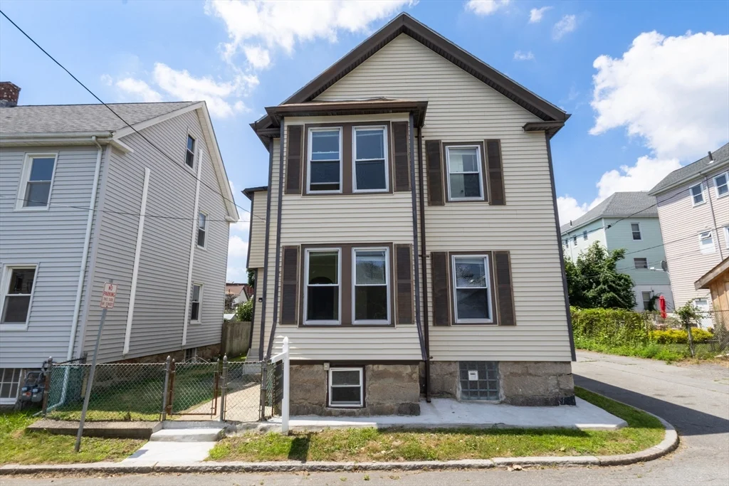 6 Coffin Avenue Ct, New Bedford