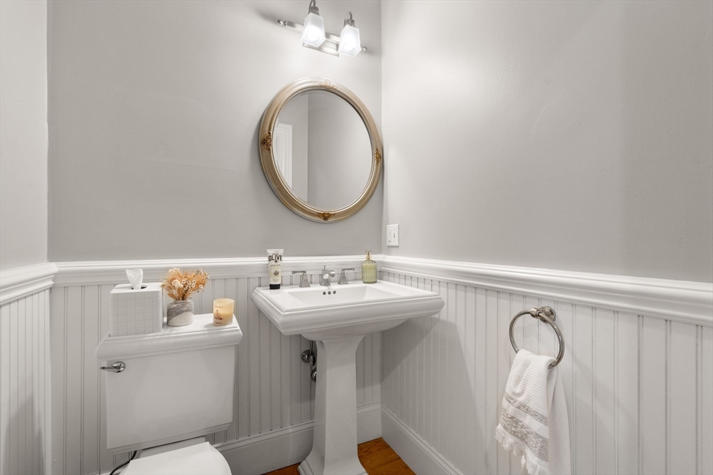 8 Pacific St, South Boston