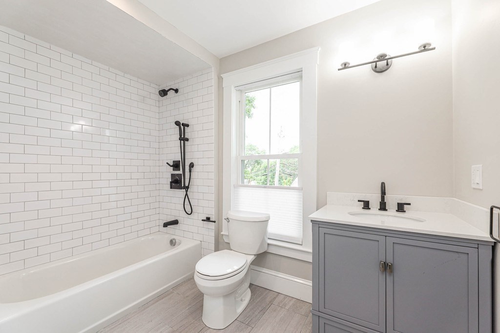 52 Maple St, Hyde Park